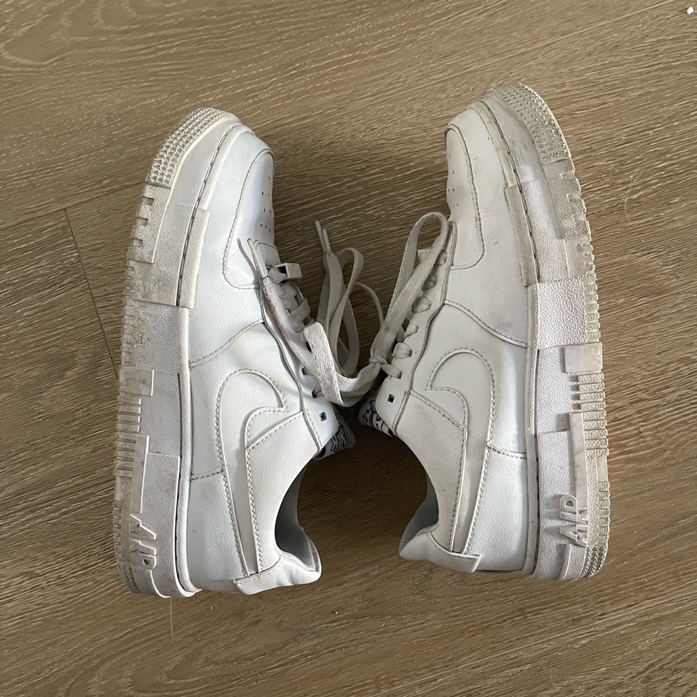 Nike White Air Force 1 Pixels